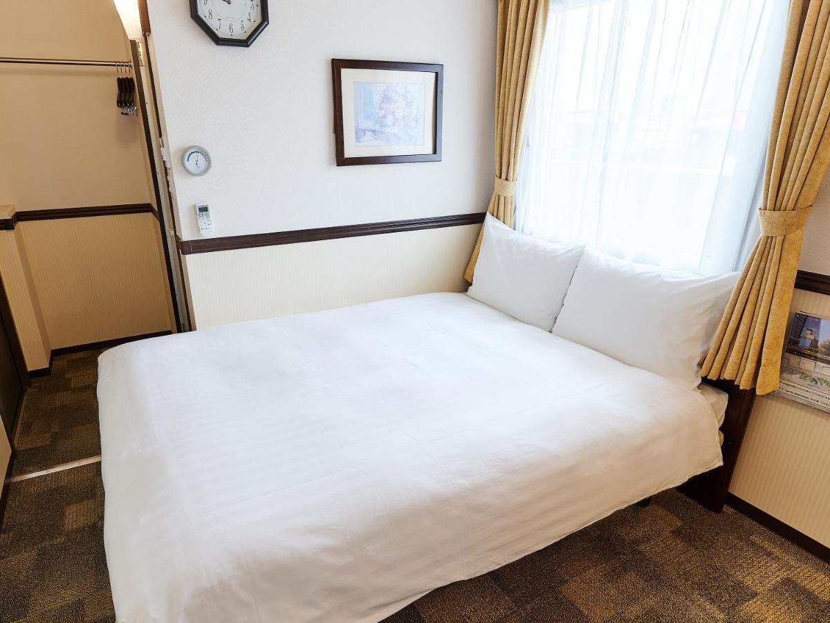 Toyoko Inn Osaka Shinsaibashi Nishi Екстер'єр фото