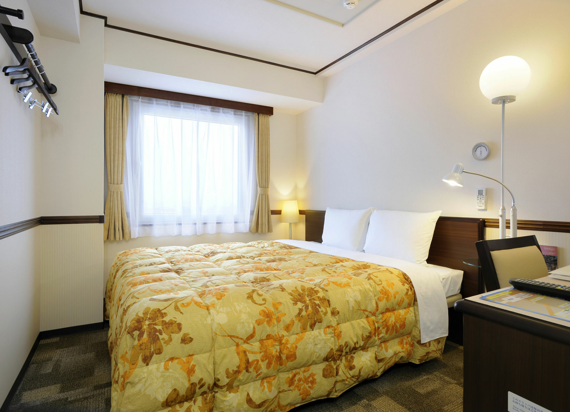 Toyoko Inn Osaka Shinsaibashi Nishi Екстер'єр фото